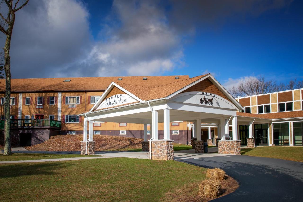 Carriage House Country Club Hotel Pocono Manor Kültér fotó
